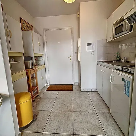 Apartmán Avec Balcon Et Parking A 50m De La Plage, Centre De - Fr-1-361-337 Granville